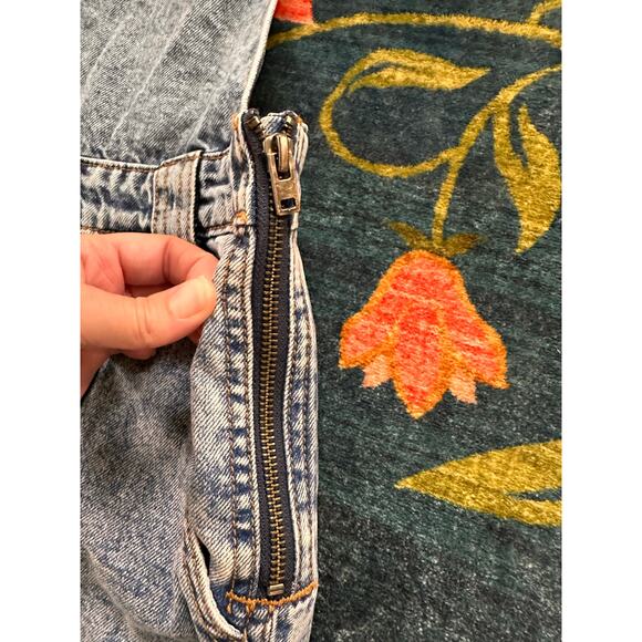 Levi’s Premium Mom Utility Denim Overalls Size 28 - Picture 7 of 9